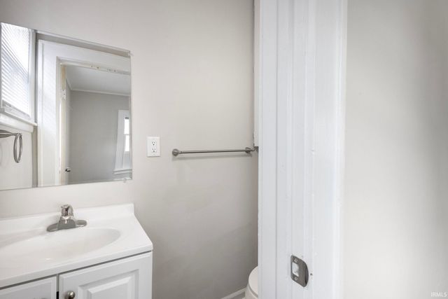 221 E 8th Street, Mishawaka, IN 46544