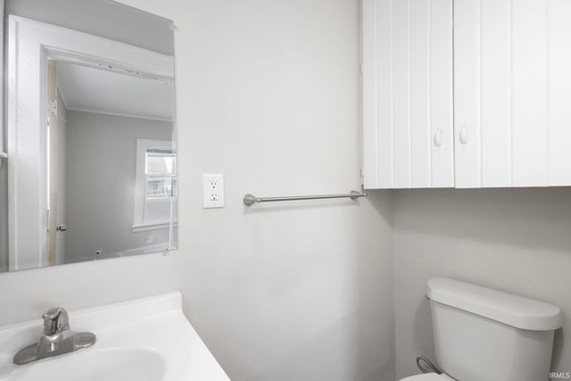 221 E 8th Street, Mishawaka, IN 46544