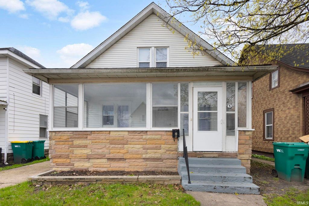 221 E 8th Street, Mishawaka, IN 46544