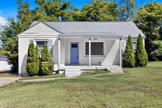 613 Youngs Ln, Nashville, TN 37207