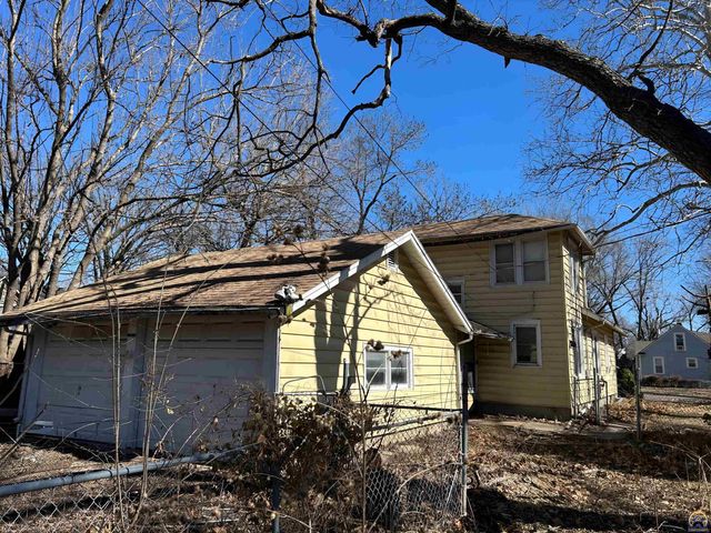 1533 SW High AVE, Topeka, KS 66604