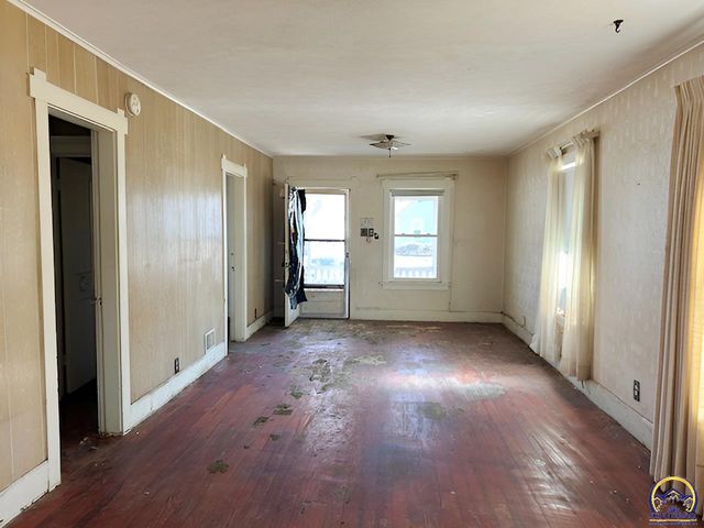 1533 SW High AVE, Topeka, KS 66604