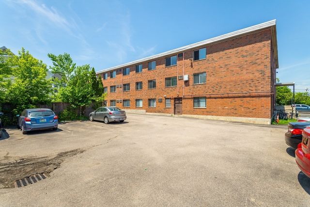 14 Murdock 3-4, Somerville, MA 02145