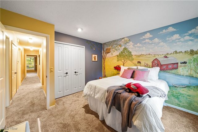 8266 Pebble Creek Court, Chagrin Falls, OH 44023