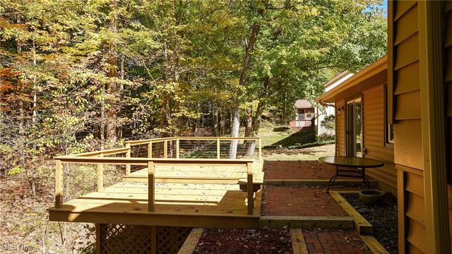 8266 Pebble Creek Court, Chagrin Falls, OH 44023