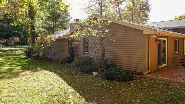 8266 Pebble Creek Court, Chagrin Falls, OH 44023