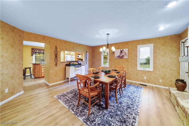 8266 Pebble Creek Court, Chagrin Falls, OH 44023