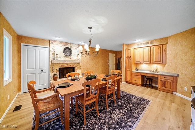8266 Pebble Creek Court, Chagrin Falls, OH 44023