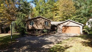 8266 Pebble Creek Court, Chagrin Falls, OH 44023
