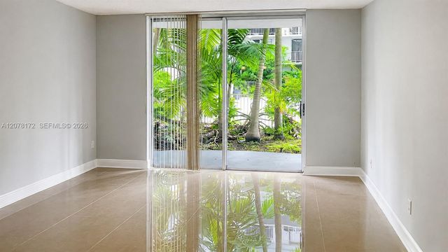 488 NW 165th St Road B-112, Miami, FL 33169