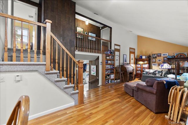 9 Donald Drive, Plainview, NY 11803
