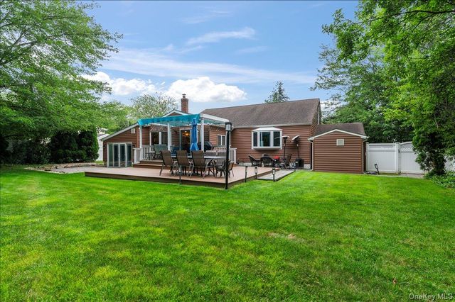 9 Donald Drive, Plainview, NY 11803