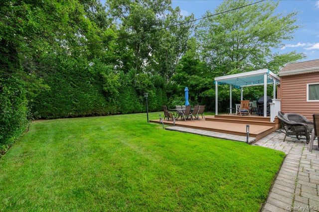 9 Donald Drive, Plainview, NY 11803