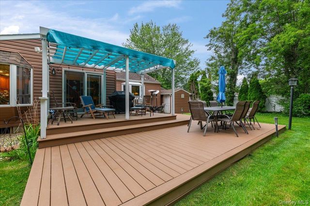 9 Donald Drive, Plainview, NY 11803