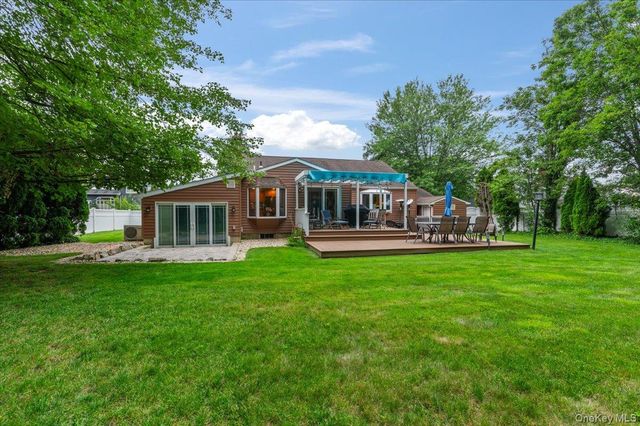 9 Donald Drive, Plainview, NY 11803