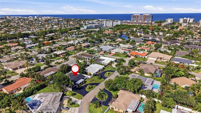 2731 NE 52nd St, Lighthouse Point, FL 33064