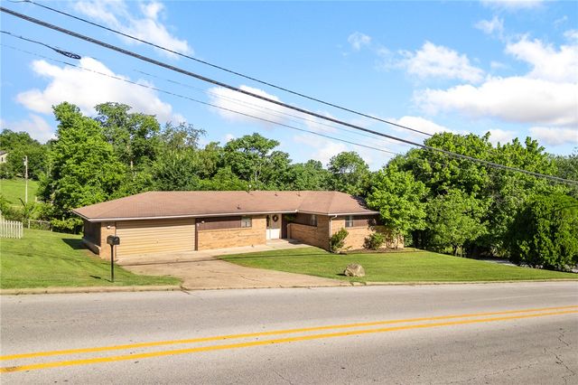 1208 N Spruce Street, Harrison, AR 72601