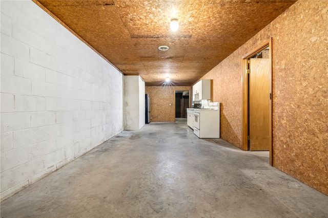 1208 N Spruce Street, Harrison, AR 72601