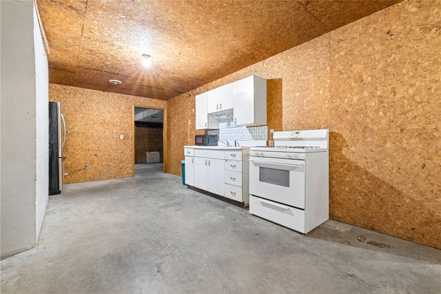 1208 N Spruce Street, Harrison, AR 72601