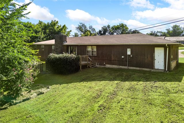 1208 N Spruce Street, Harrison, AR 72601