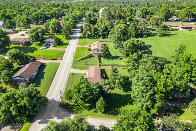1208 N Spruce Street, Harrison, AR 72601
