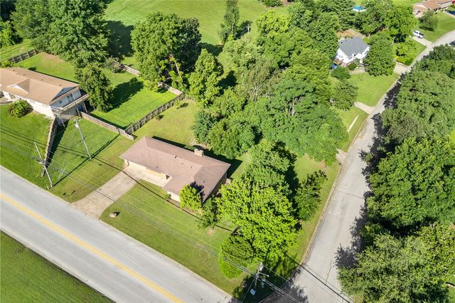 1208 N Spruce Street, Harrison, AR 72601