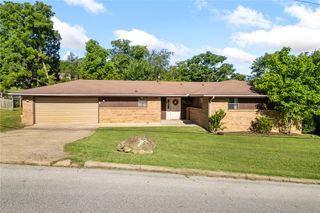1208 N Spruce Street, Harrison, AR 72601