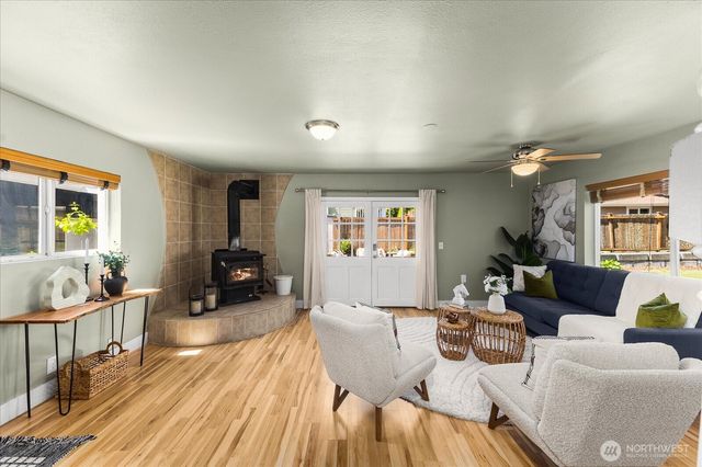 22320 93rd Place W, Edmonds, WA 98020