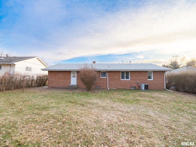 1813 W CHRISTINE Avenue, Peoria, IL 61614