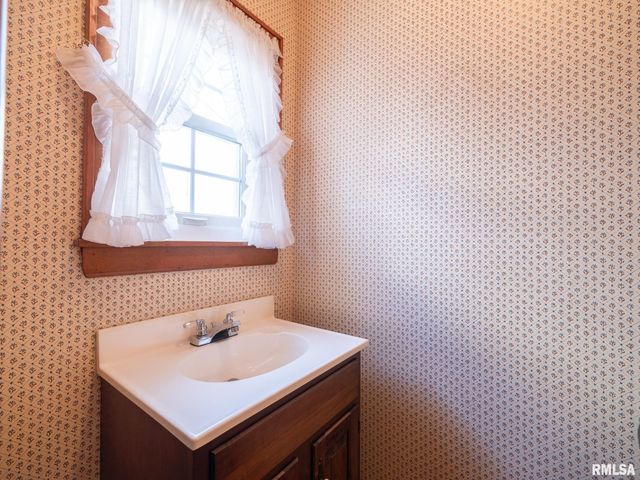 1813 W CHRISTINE Avenue, Peoria, IL 61614