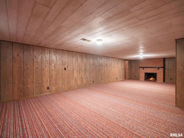 1813 W CHRISTINE Avenue, Peoria, IL 61614