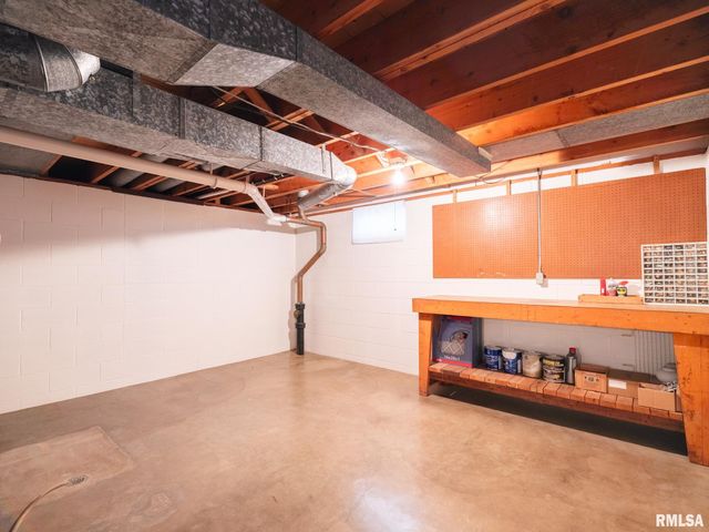 1813 W CHRISTINE Avenue, Peoria, IL 61614