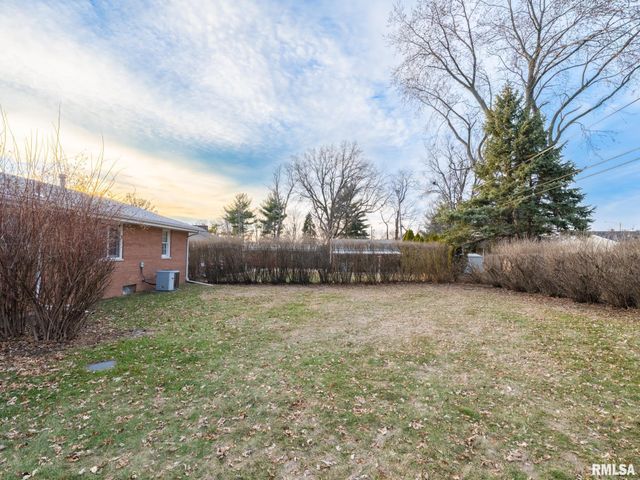 1813 W CHRISTINE Avenue, Peoria, IL 61614