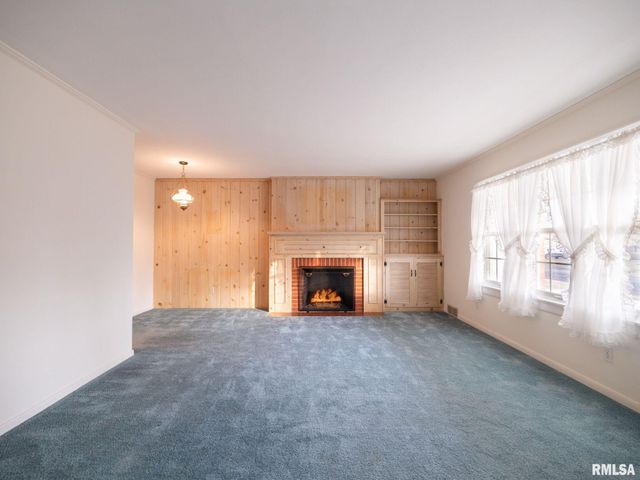 1813 W CHRISTINE Avenue, Peoria, IL 61614