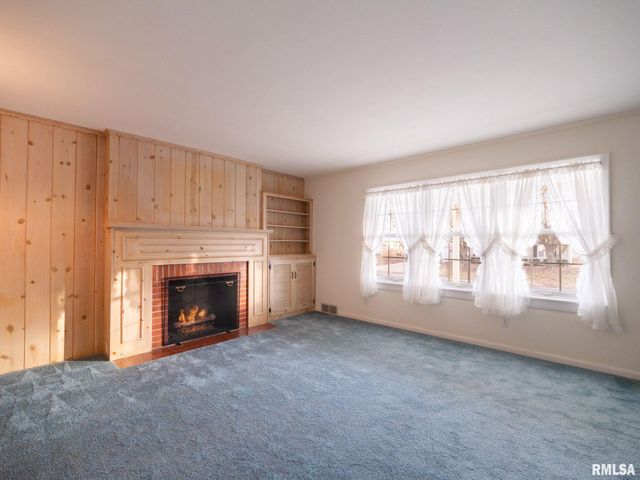 1813 W CHRISTINE Avenue, Peoria, IL 61614