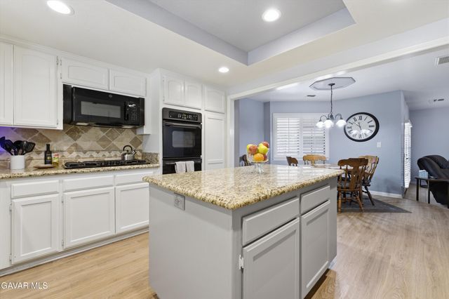 2837 Ash Glen Avenue, Lancaster, CA 93536