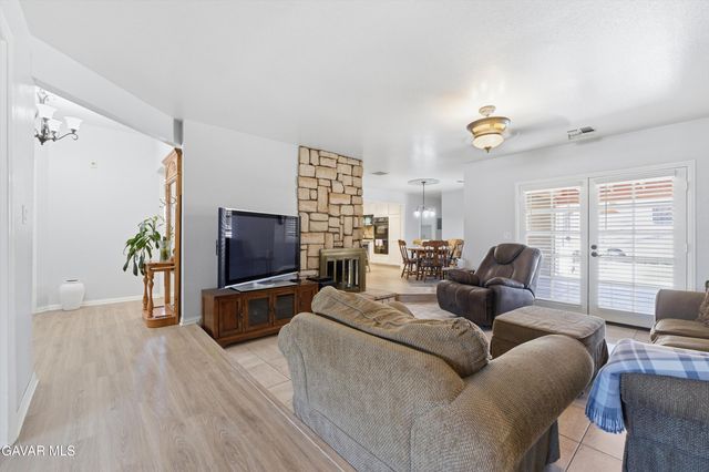 2837 Ash Glen Avenue, Lancaster, CA 93536