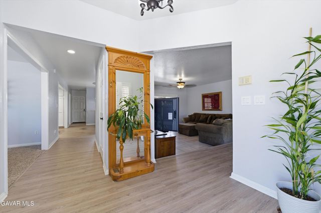 2837 Ash Glen Avenue, Lancaster, CA 93536
