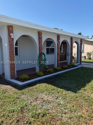 3660 NW 15th St, Miami, FL 33125