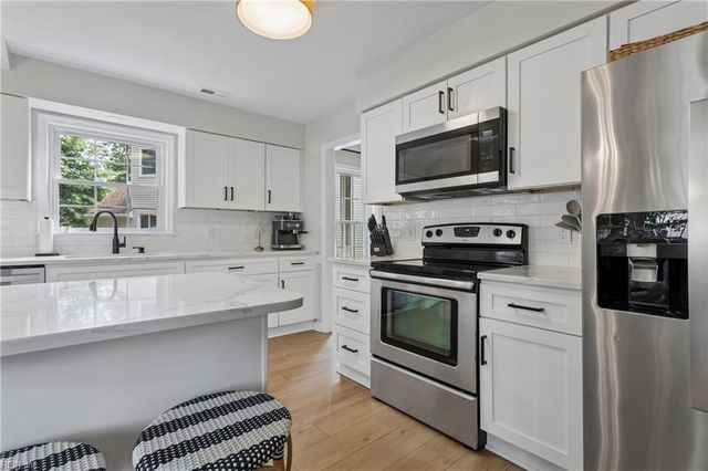 810 Bishop CT, Newport News, VA 23602