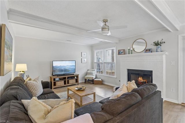810 Bishop CT, Newport News, VA 23602