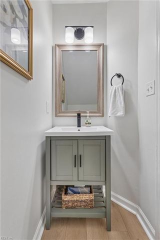 810 Bishop CT, Newport News, VA 23602
