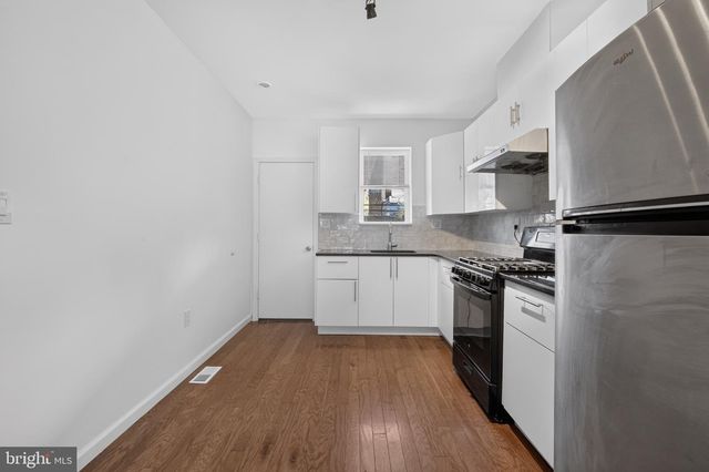 1338 S DOVER ST, Philadelphia, PA 19146