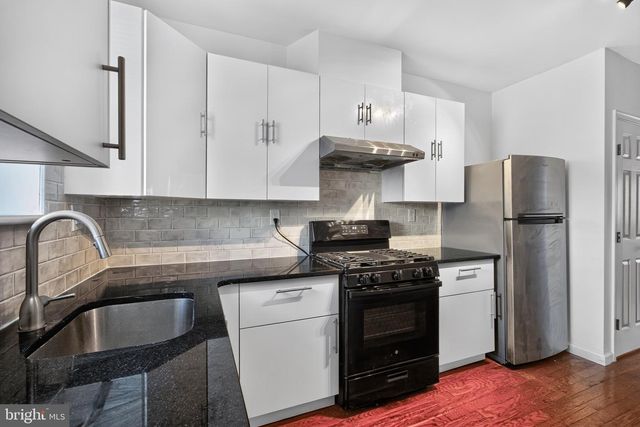1338 S DOVER ST, Philadelphia, PA 19146