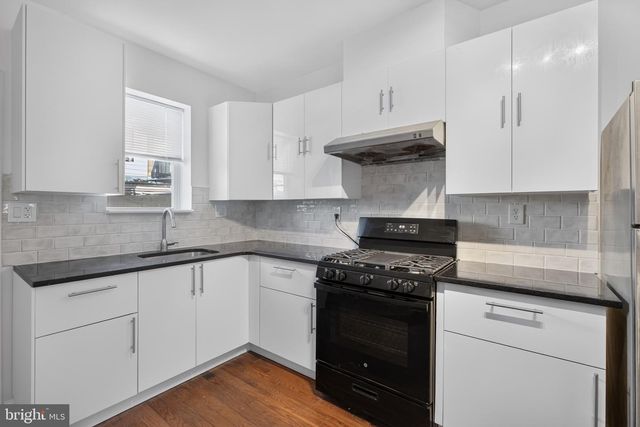 1338 S DOVER ST, Philadelphia, PA 19146