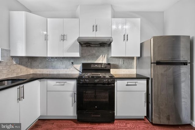 1338 S DOVER ST, Philadelphia, PA 19146