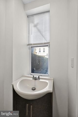 1338 S DOVER ST, Philadelphia, PA 19146