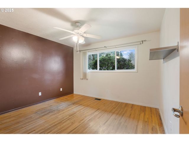 11010 Se SALMON St, Portland, OR 97216