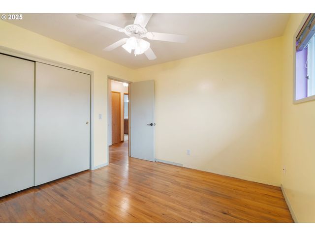 11010 Se SALMON St, Portland, OR 97216