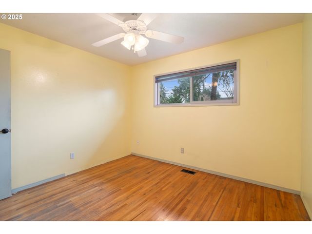 11010 Se SALMON St, Portland, OR 97216